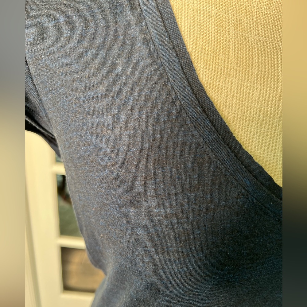 URBAN OUTFITTERS v-neck tee with ribbon across the back, navy burnout, small - Picture 3 of 6
